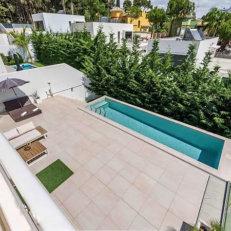 Foresta With Pool & Garden By Belonio וילה טורמולינוס