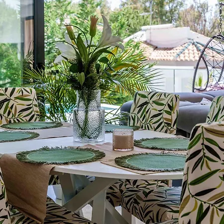 Foresta With Pool & Garden By Belonio טורמולינוס